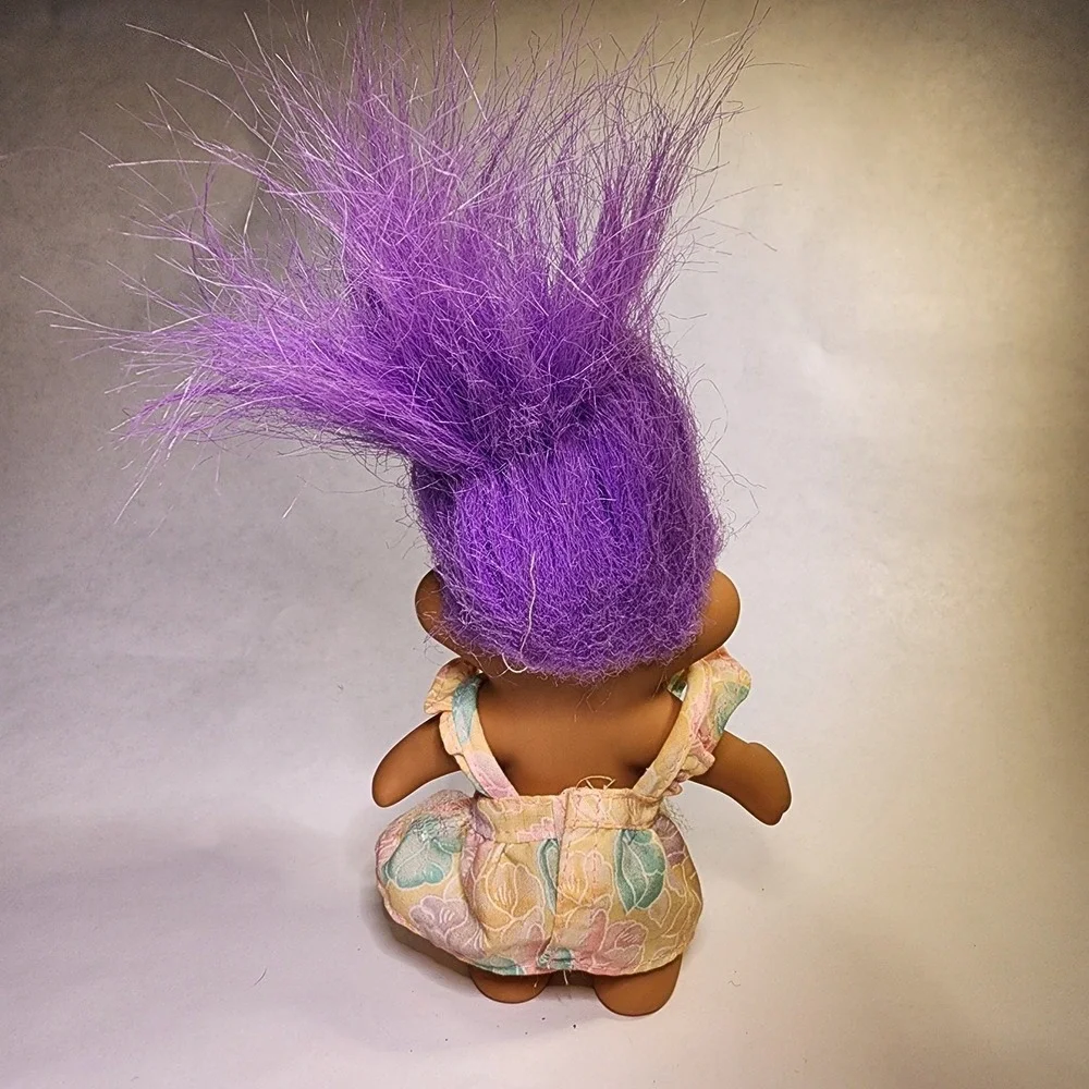 Troll, 5" Purple Hair & Yellow Eyes, Shimmery‎ Floral Dress, Pink Hair Pin - Picture 3 of 5